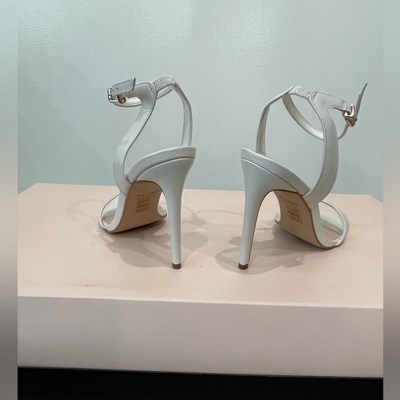 Aldo White Leather Open Pointy Toe Strappy Heels With
Ankle Strap. - Picture 4 of 7